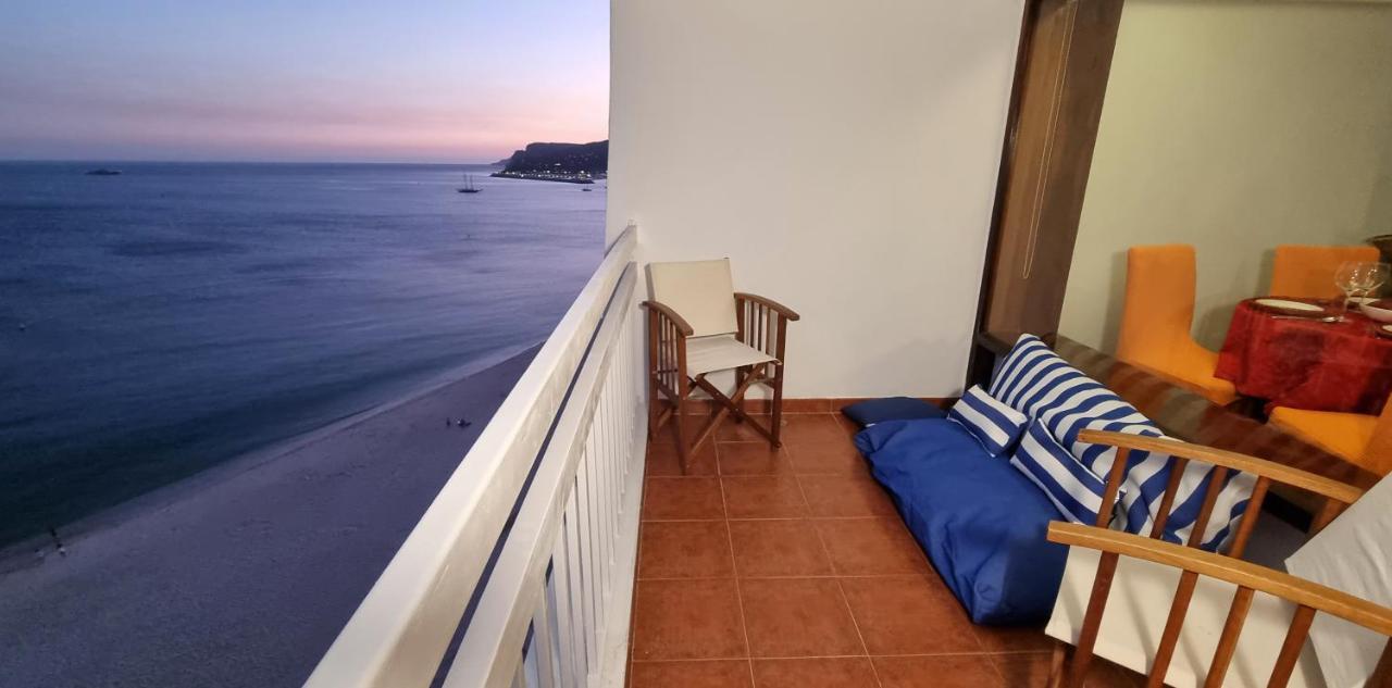 Sesimbra Sun&Sea - Beachfront Apartment! Экстерьер фото